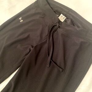 Under Armour Black Silky Stretchy Sport Pants Medium
